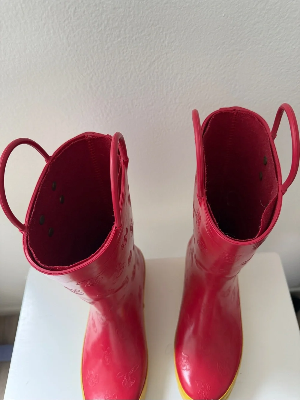 Winnie the Pooh Disney Red & Yellow Women’s Rain Boots sz 6